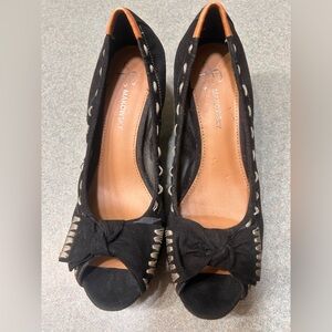 Makowski black microsuede heels women’s size 9